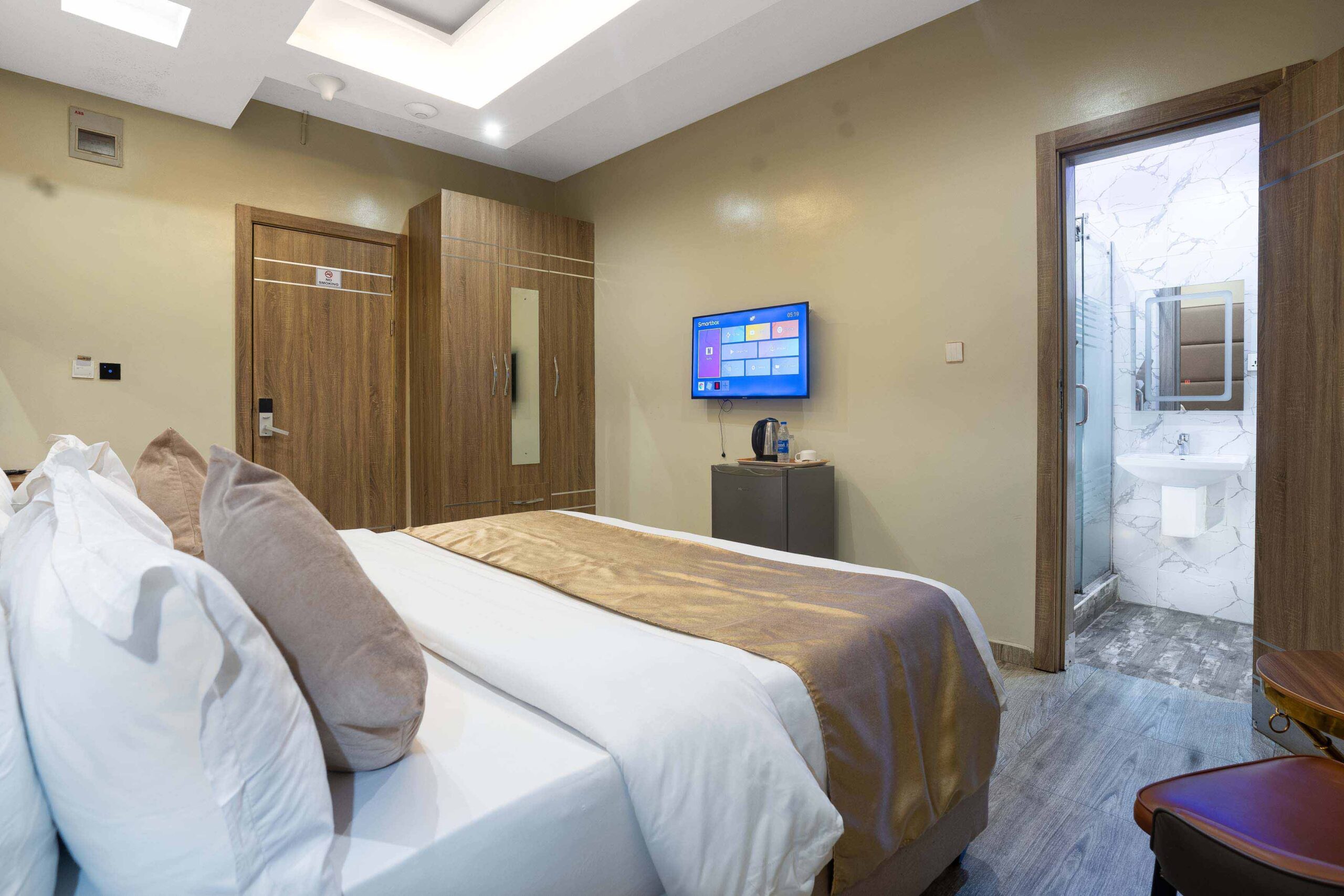 PRES REST ROOM_-10_1