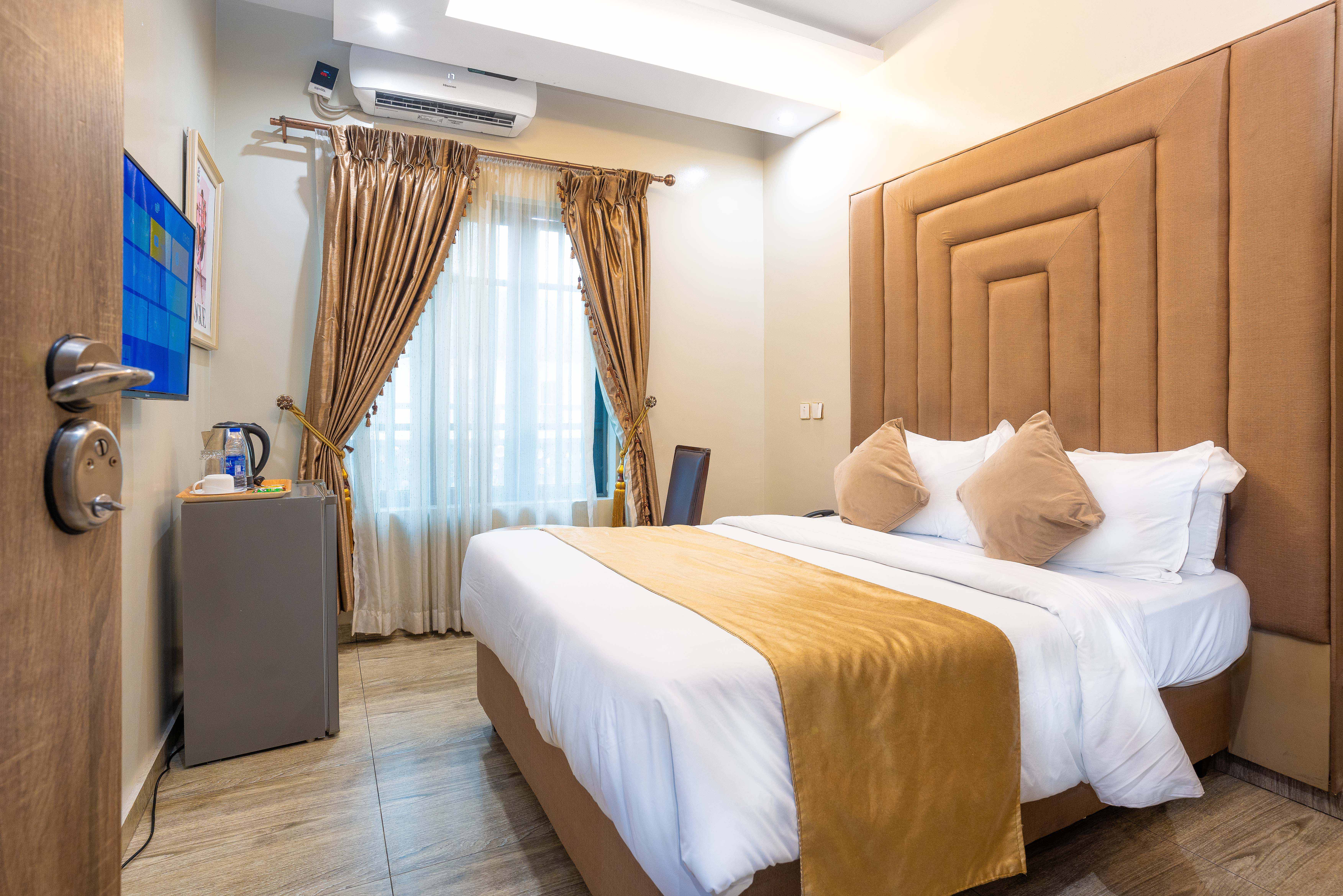 PRES REST ROOM_-30
