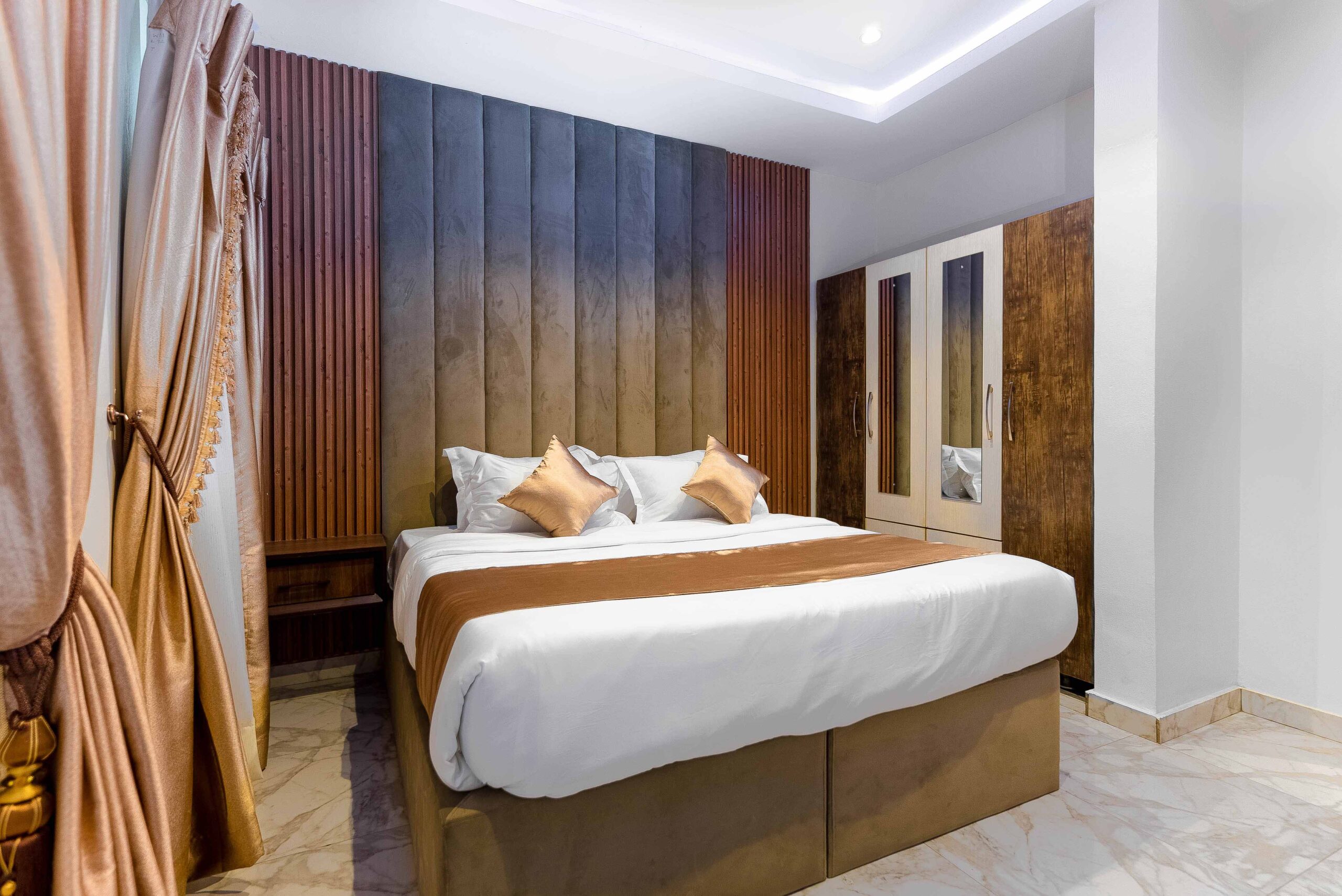 royal room-2